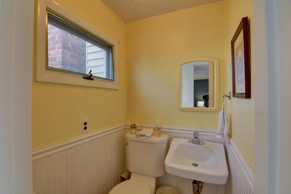 29 Nickerson Road Braintree, MA 02184 - Photo 12 of 40 Gallery Image 12