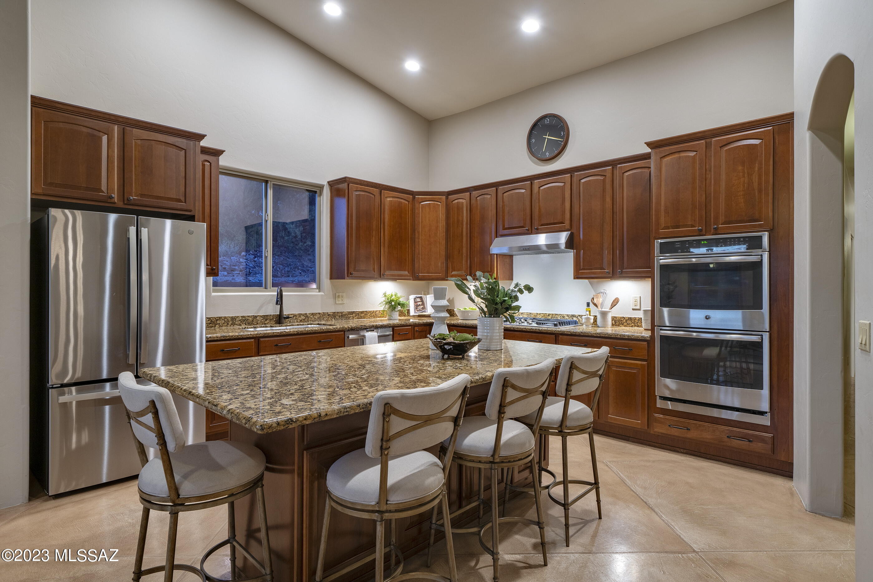 10889 North Pusch Ridge View Place Oro Valley, AZ 85737 - Photo 12 of 38