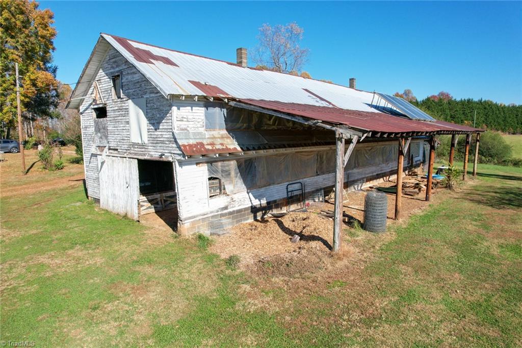 2107 Locust Grove Road Westfield, NC 27053 - Photo 31 of 40