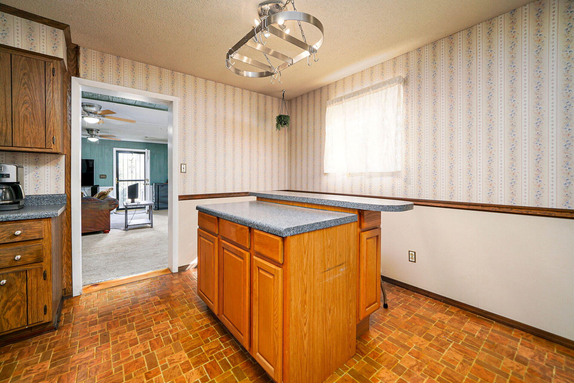 1191 Bennock Mill Road Augusta, GA 30906 - Photo 11 of 29 Island and breakfast bar