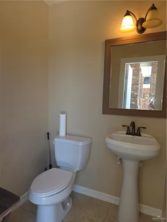 a view of a back yard