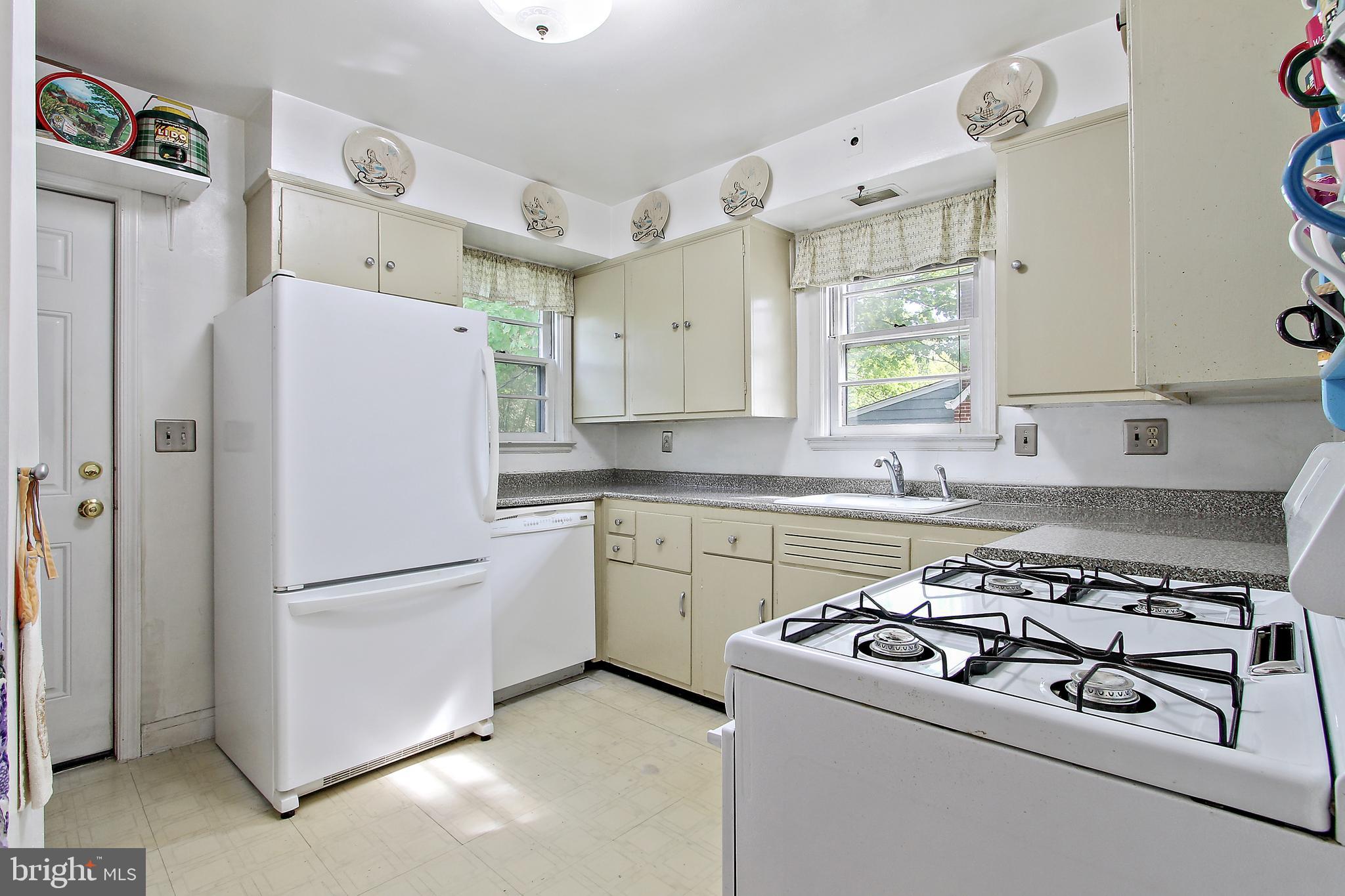 416 Milford Mill Road Baltimore, MD 21208 - Photo 13 of 24 Large kitchen