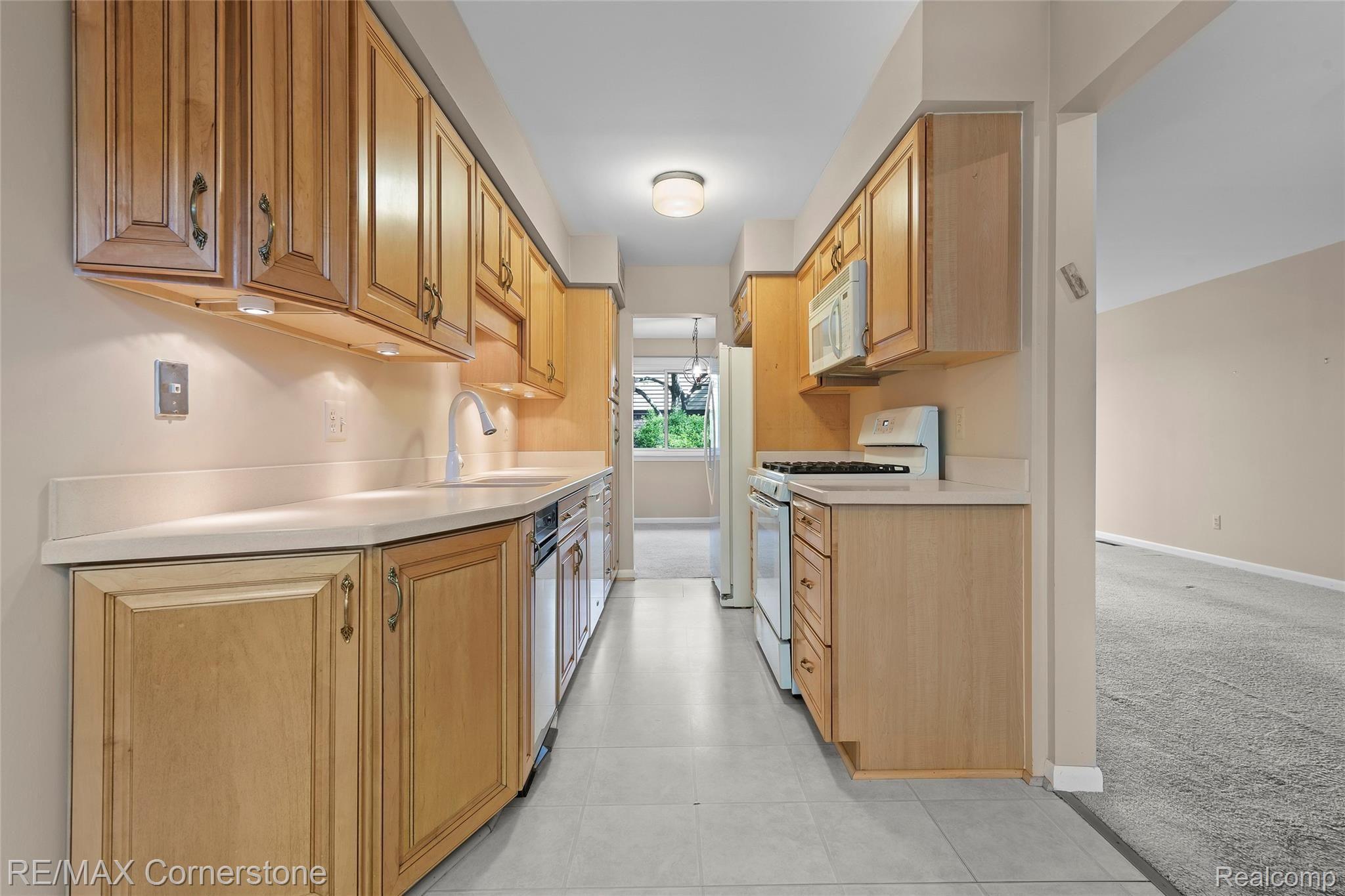 32133 West 12 Mile Road Farmington, MI 48334 - Photo 12 of 24 Kitchen.jpg
