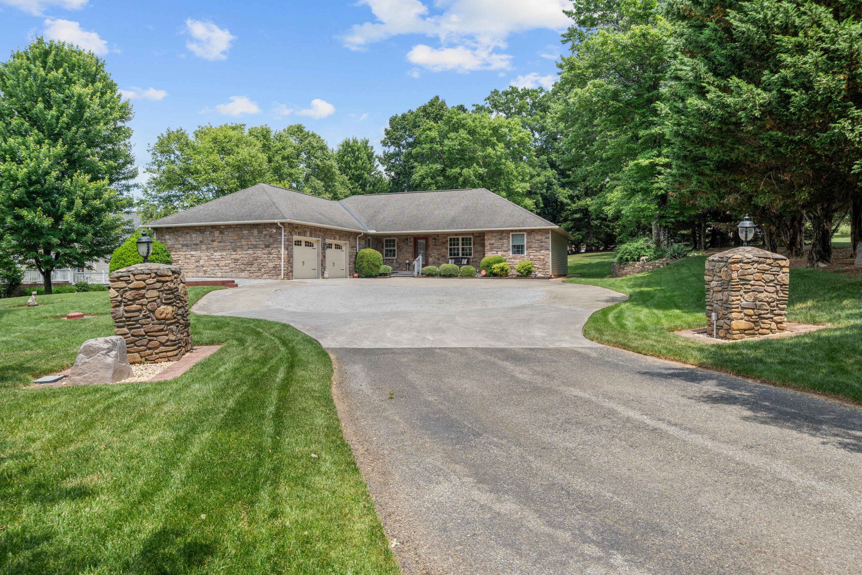 1475 Edgebrook Road Salem, VA 24153 - Photo 2 of 33 Front