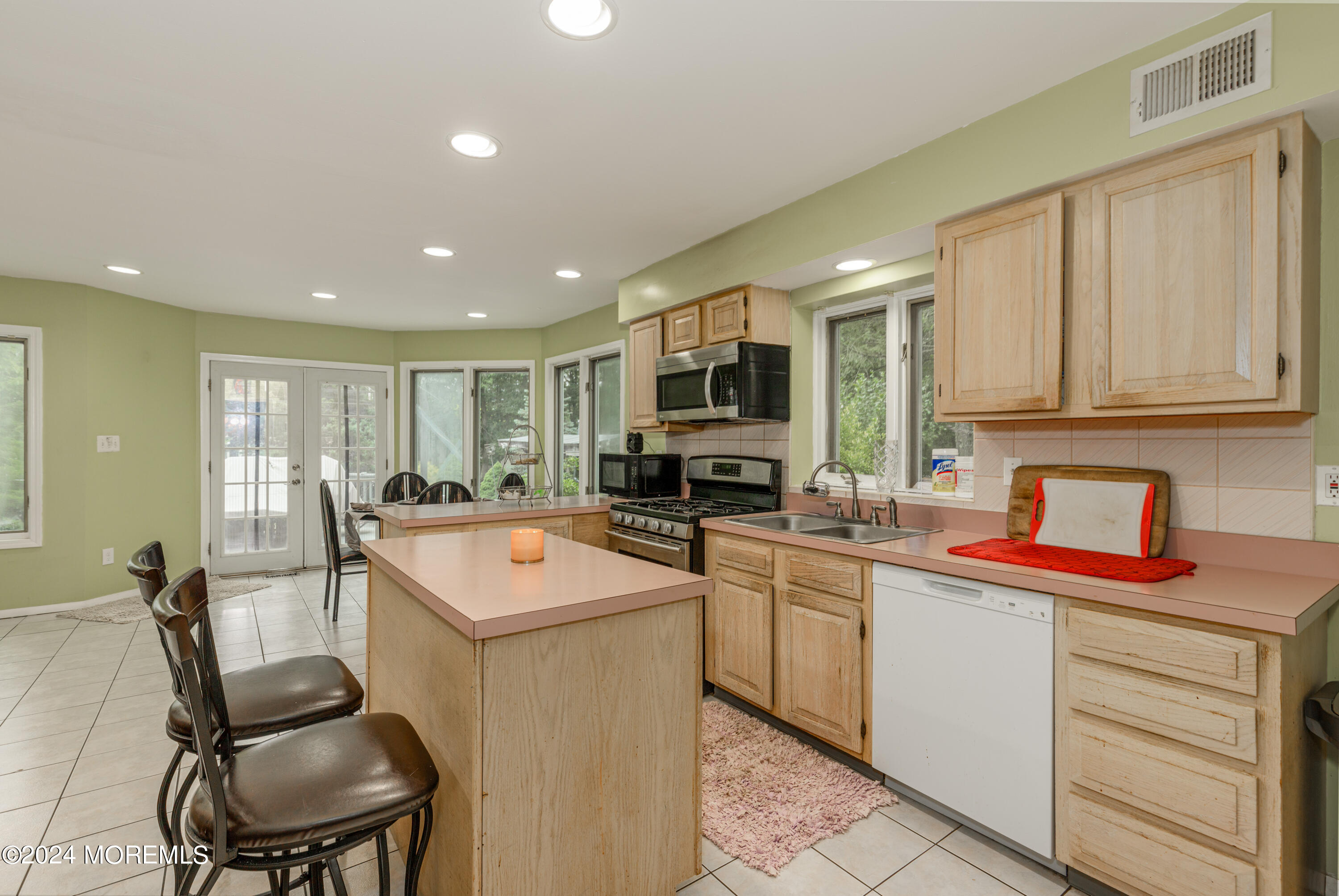 10 Afton Road Jackson, NJ 08527 - Photo 5 of 38 Interior-2