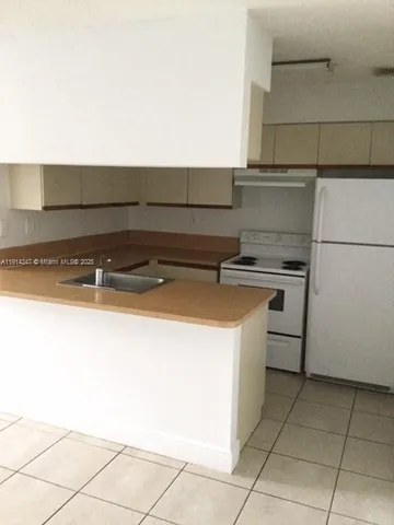 $1,750 | 17580 Northwest 67th Place, Unit F1, Hialeah, FL 33015