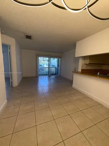$1,750 | 17580 Northwest 67th Place, Unit F1, Hialeah, FL 33015