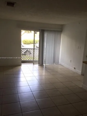 $1,750 | 17580 Northwest 67th Place, Unit F1, Hialeah, FL 33015