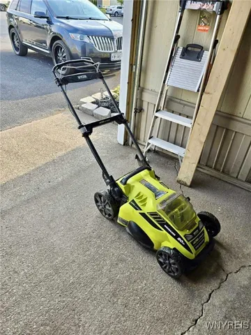 $52,900 | 263 Crestwood Court East, Lockport, NY 14094