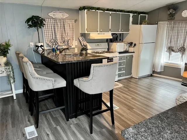 $52,900 | 263 Crestwood Court East, Lockport, NY 14094