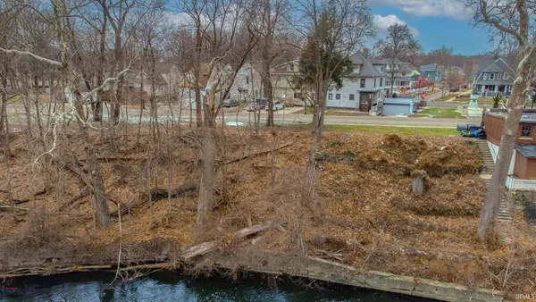 $23,900 | 750 North Riverside Drive, Elkhart, IN 46514