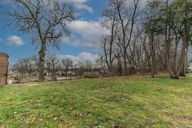 $23,900 | 750 North Riverside Drive, Elkhart, IN 46514