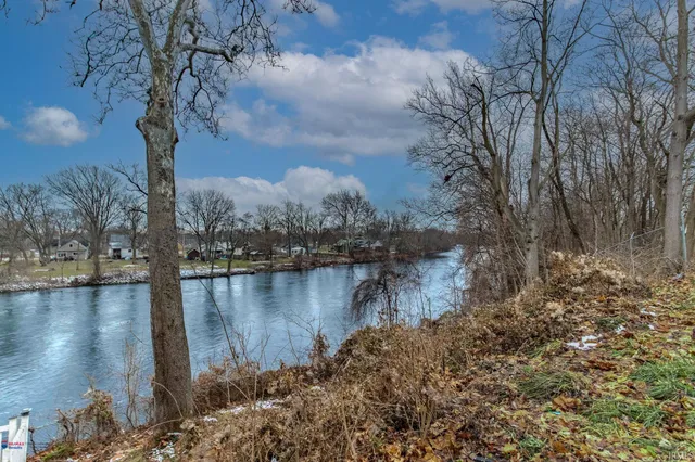 $23,900 | 750 North Riverside Drive, Elkhart, IN 46514