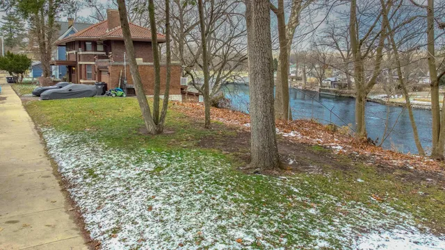 $23,900 | 750 North Riverside Drive, Elkhart, IN 46514