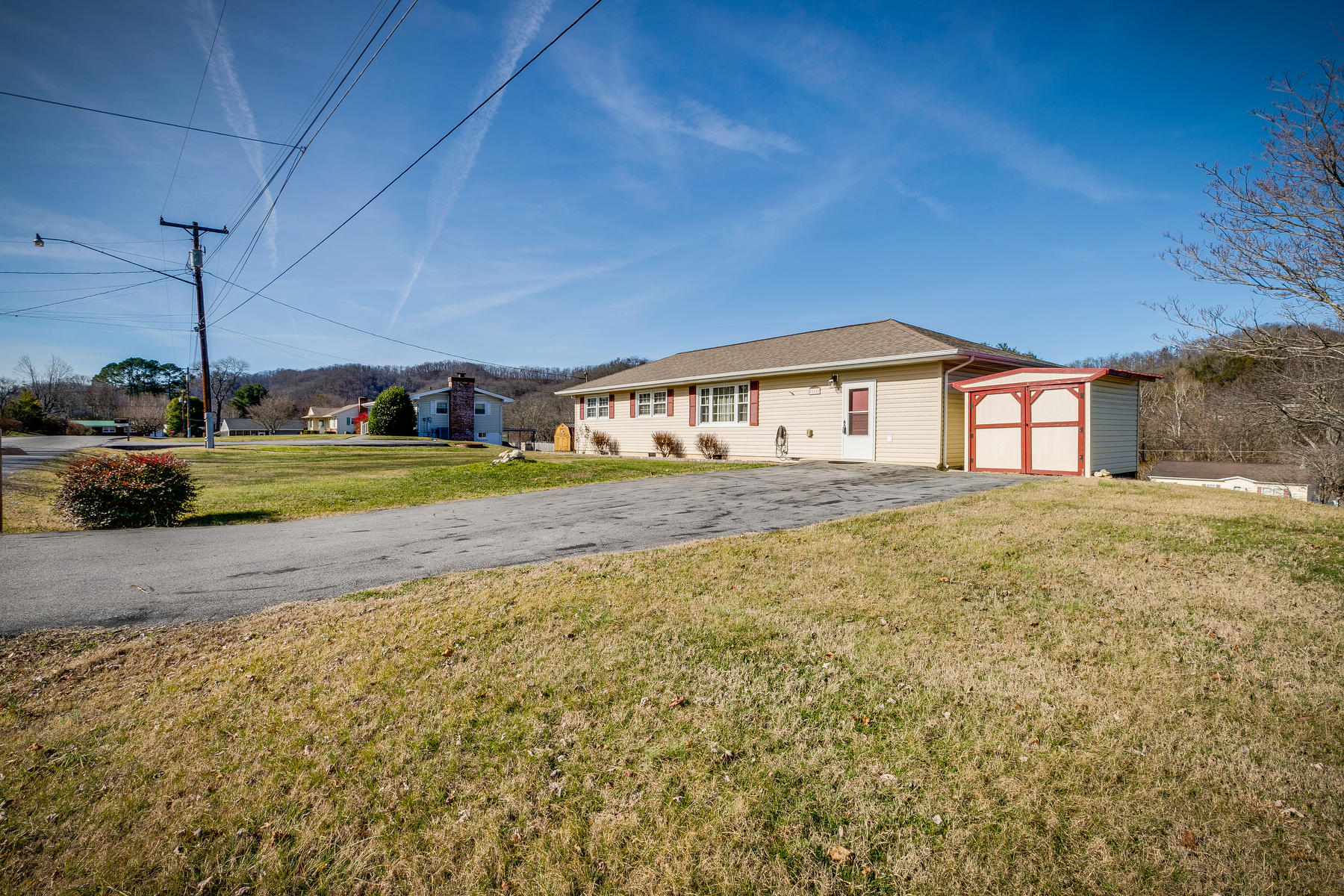 108 Walnut Road Bristol, TN 37620 - Photo 3 of 34 003