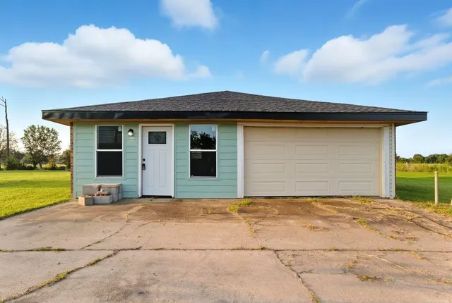 $450,000 | 119 Country Lane, Lake Charles, LA 70607