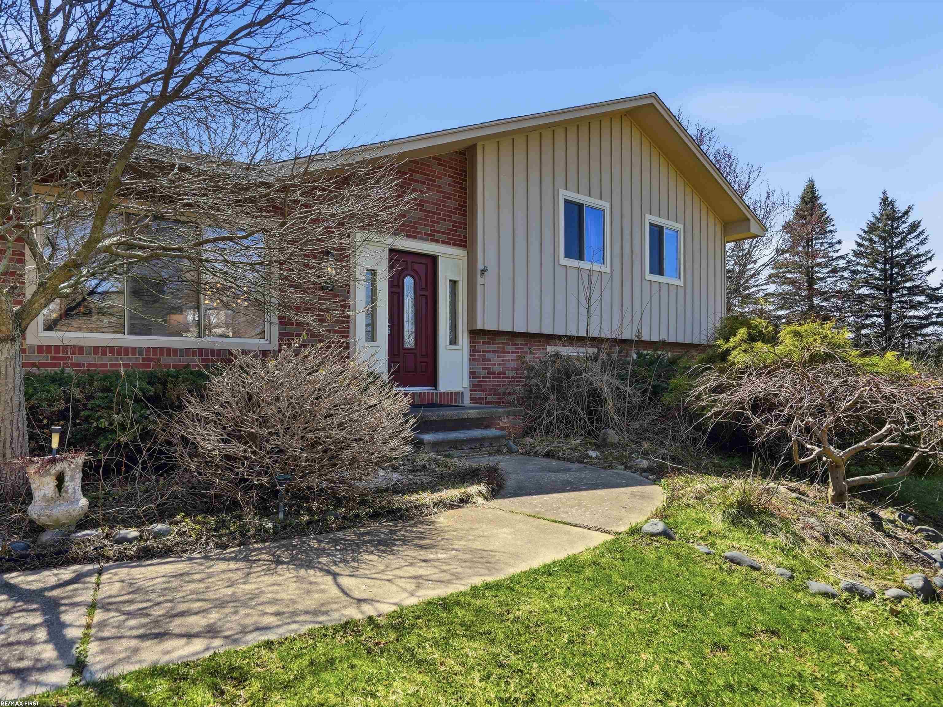 85 Whims Lane Rochester, MI 48306 - Photo 2 of 60