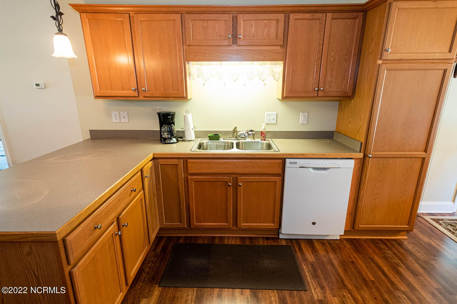 319 Conner Grant Road New Bern, NC 28562 - Photo 11 of 38 Kitchen