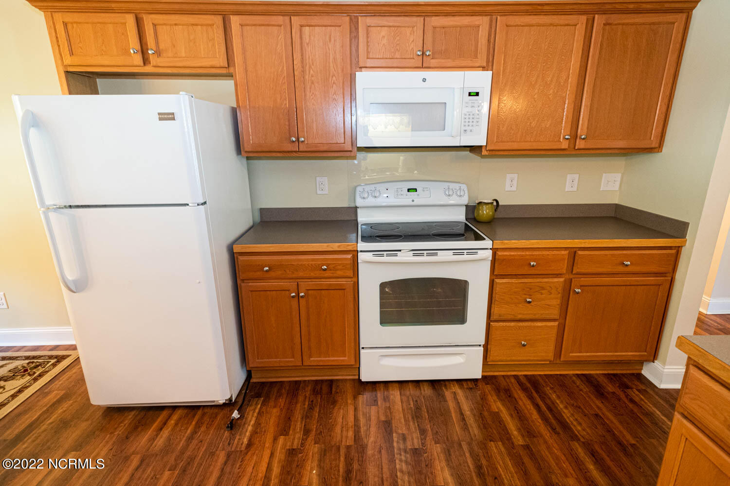 319 Conner Grant Road New Bern, NC 28562 - Photo 12 of 38 Kitchen