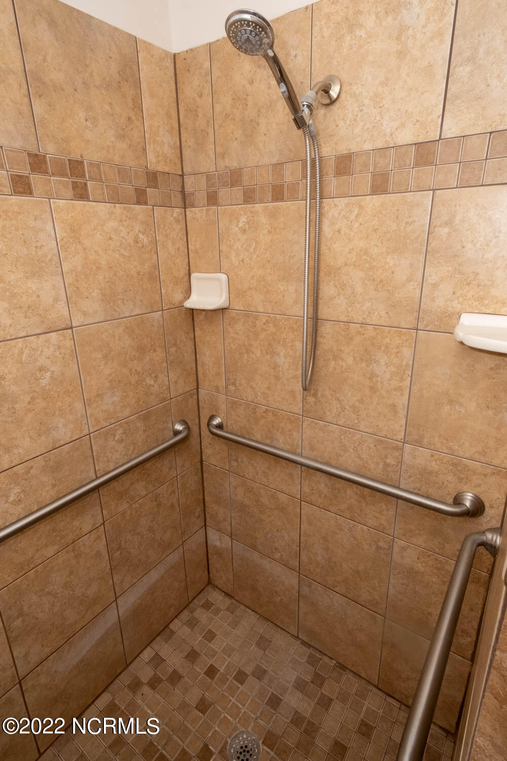 319 Conner Grant Road New Bern, NC 28562 - Photo 24 of 38 Master Bathroom