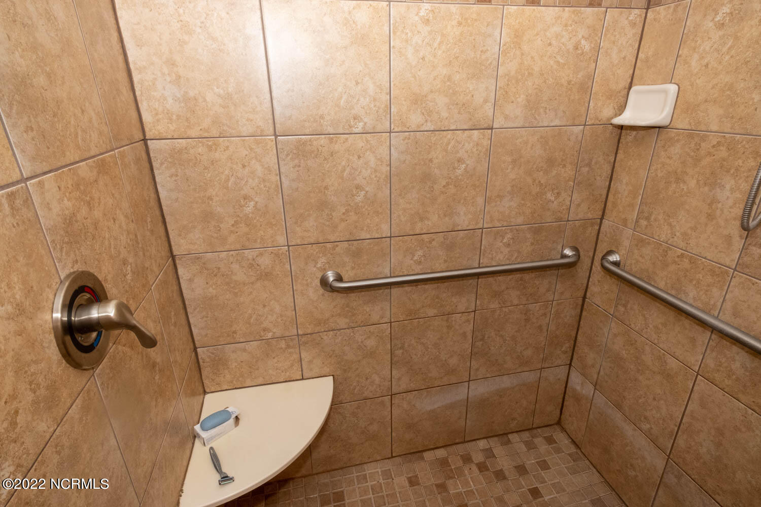 319 Conner Grant Road New Bern, NC 28562 - Photo 25 of 38 Master Bathroom