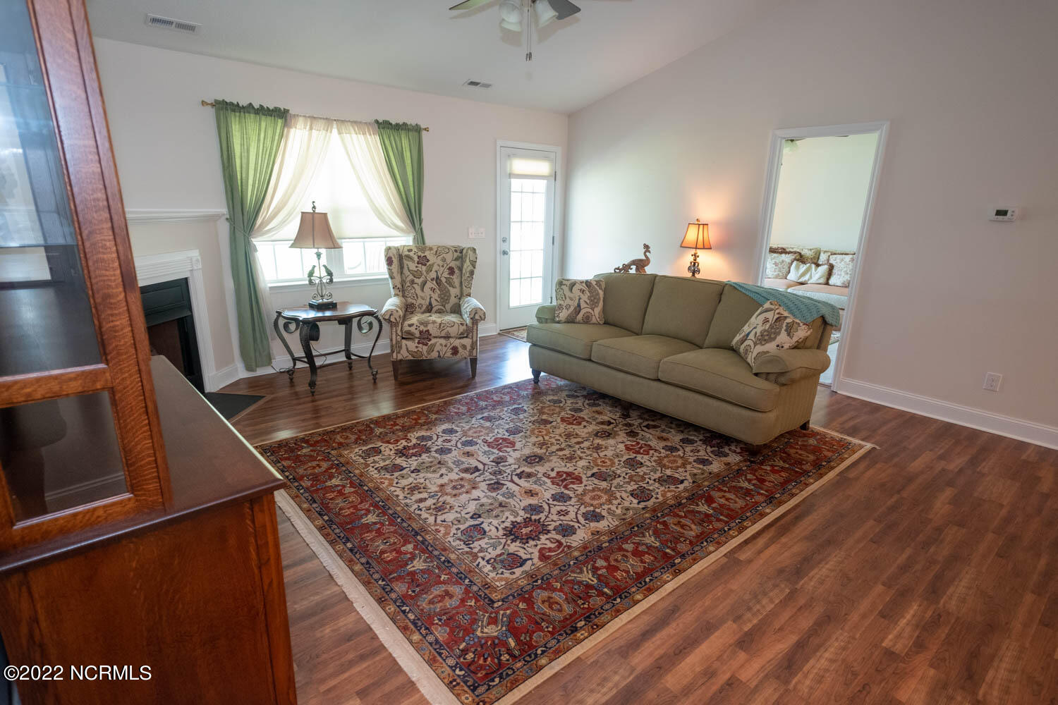 319 Conner Grant Road New Bern, NC 28562 - Photo 7 of 38 Living Room