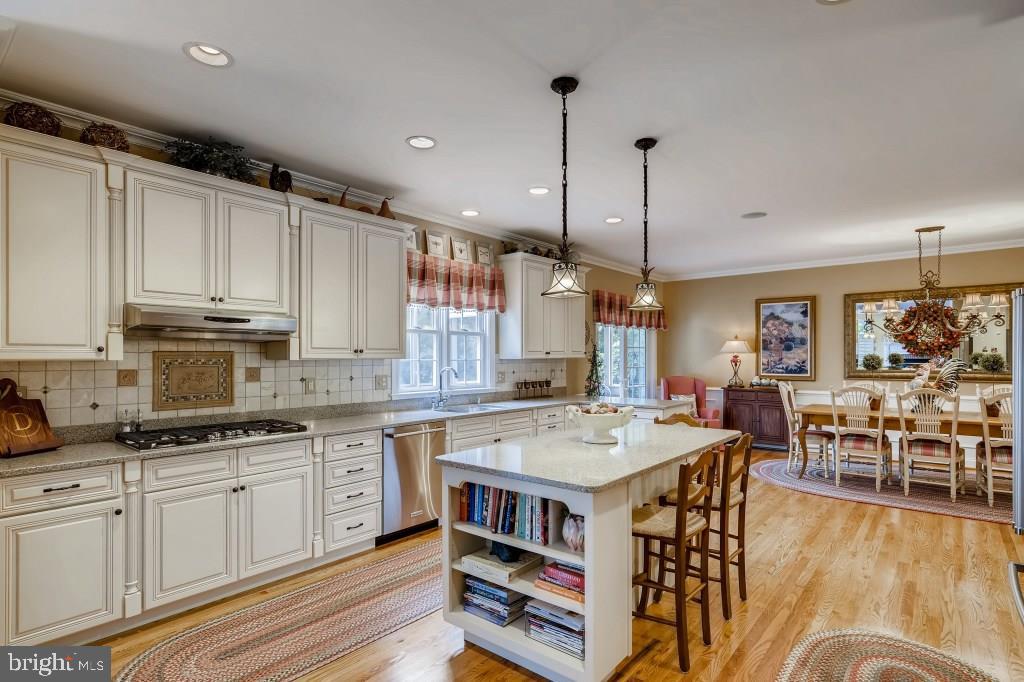 2333 Benson Mill Road Sparks, MD 21152 - Photo 13 of 53 Beautiful off white cabinetry!