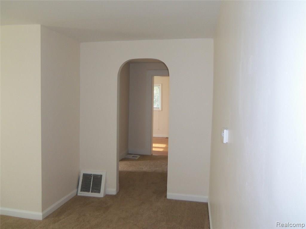 1649 Bowers Road Lapeer, MI 48446 - Photo 11 of 25 100_6894.jpg