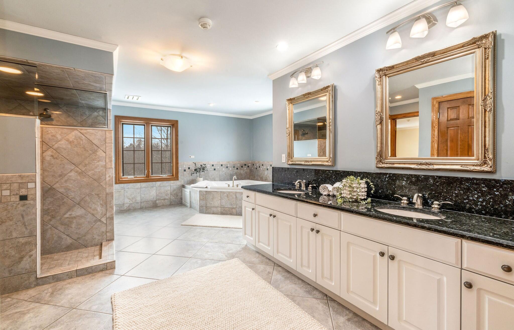 9500 North Valley Hill Road River Hills, WI 53217 - Photo 18 of 35 Primary Bath