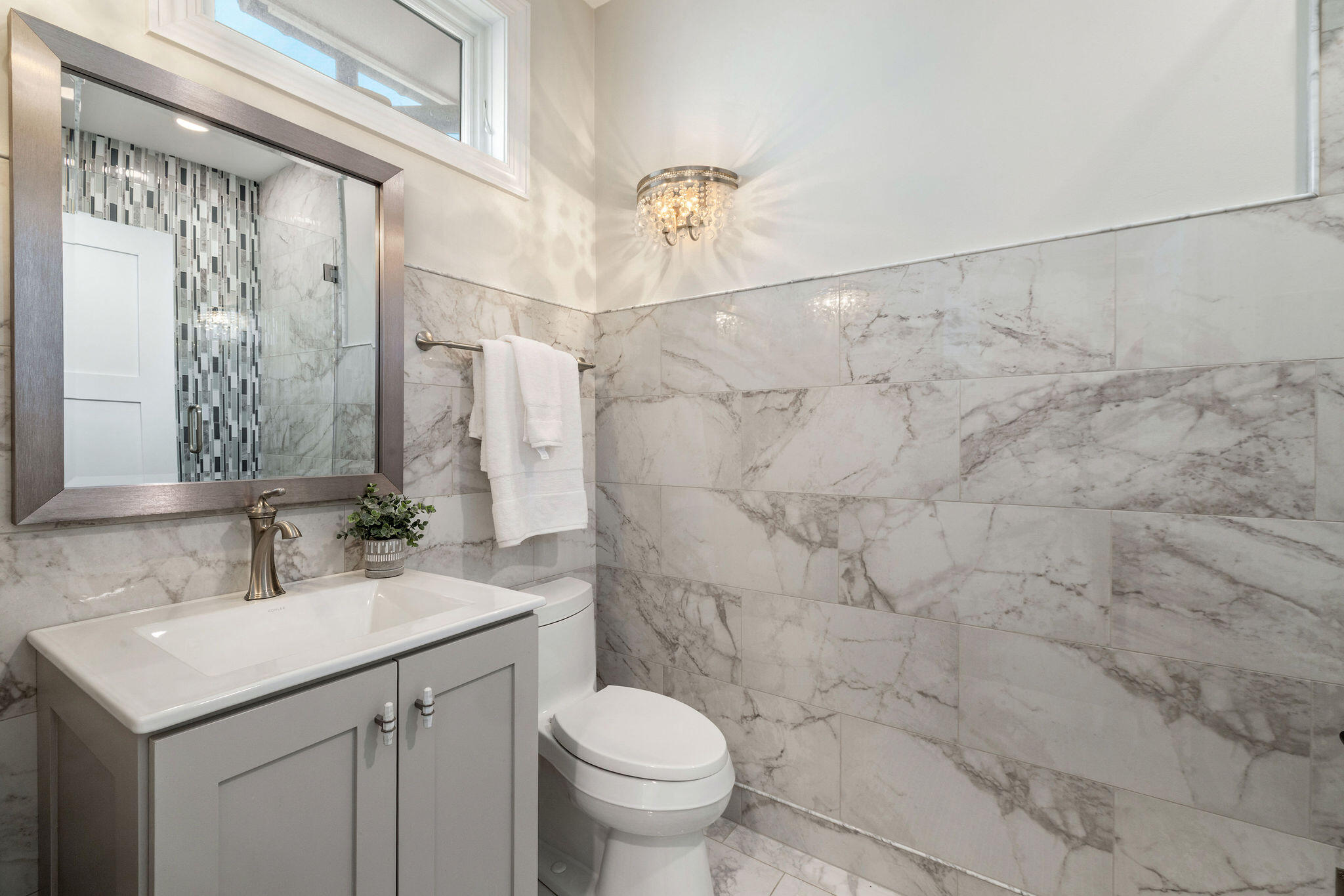 9500 North Valley Hill Road River Hills, WI 53217 - Photo 24 of 35 First Floor Full Bath