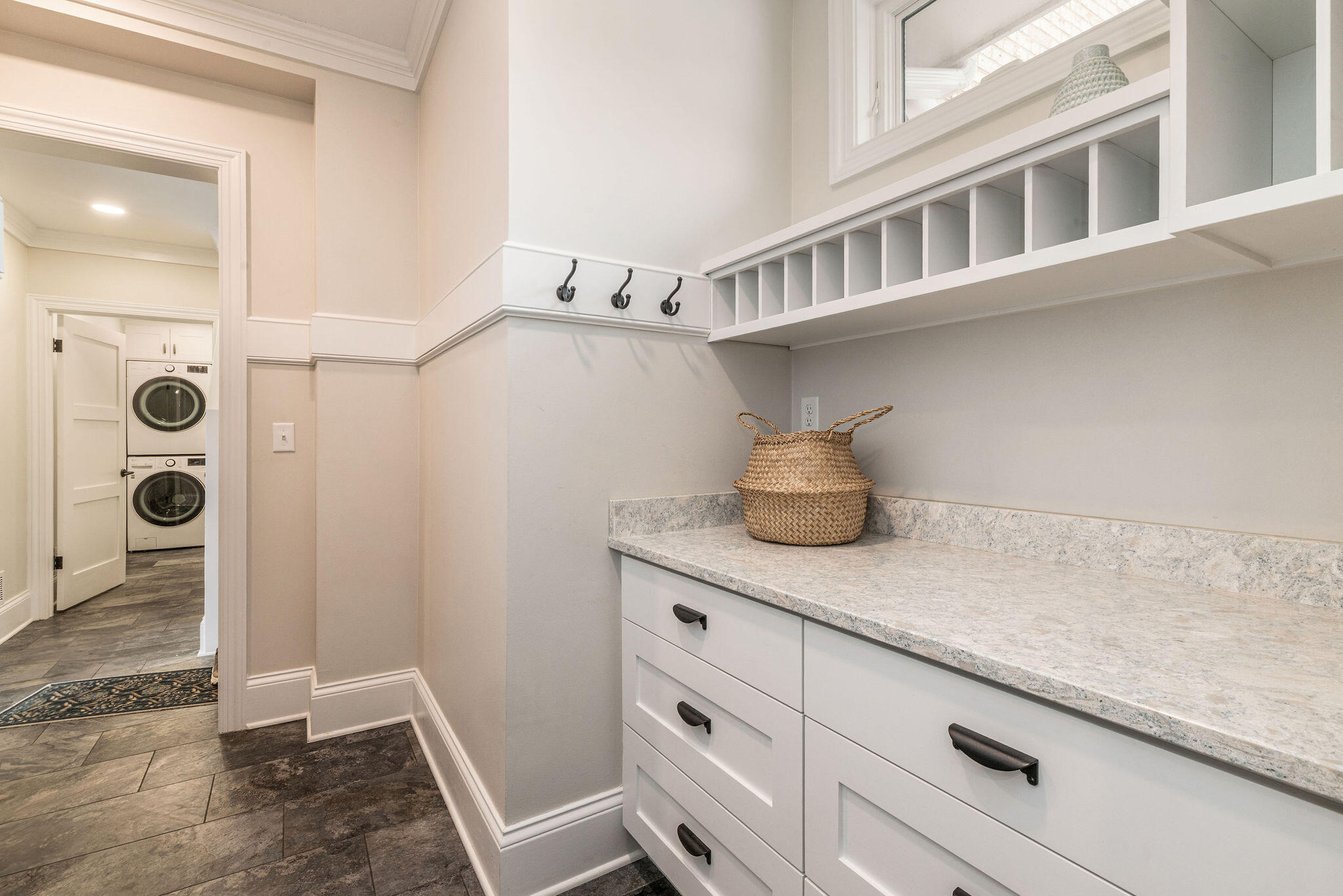 9500 North Valley Hill Road River Hills, WI 53217 - Photo 25 of 35 Mud Room