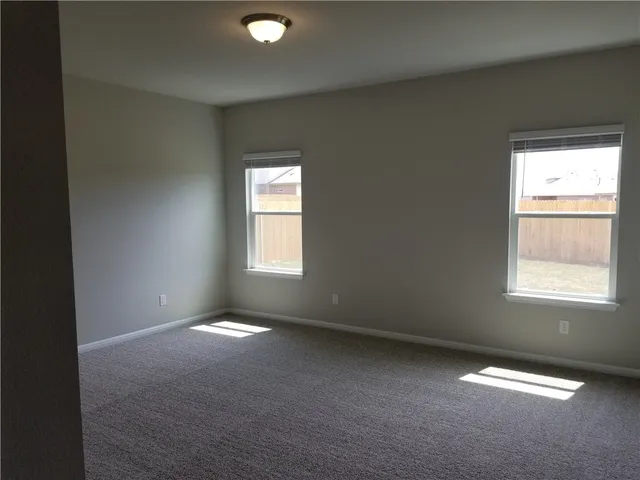 a view of empty room with window