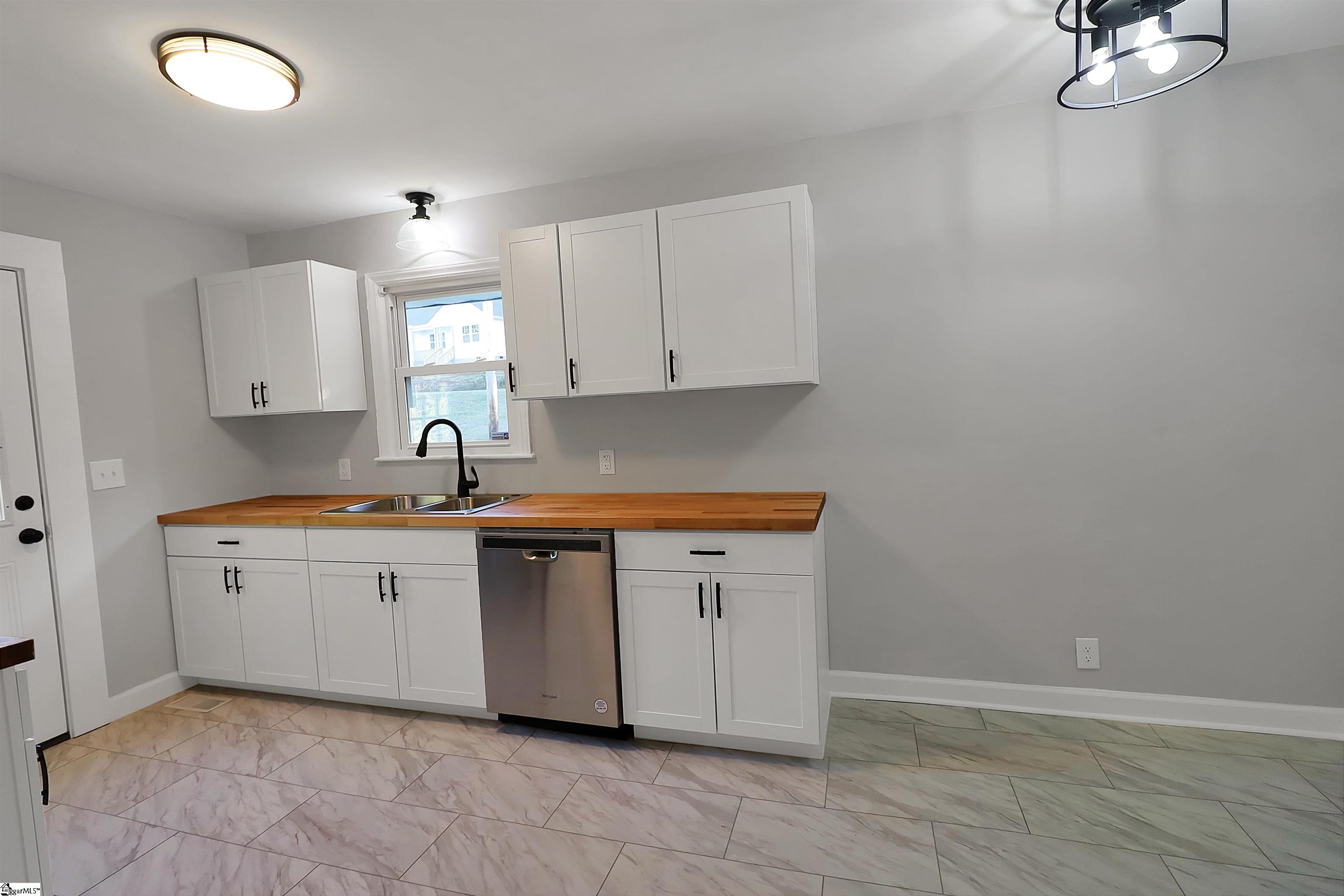 146 Glenwood Road Easley, SC 29640 - Photo 7 of 24 Gallery Image 7