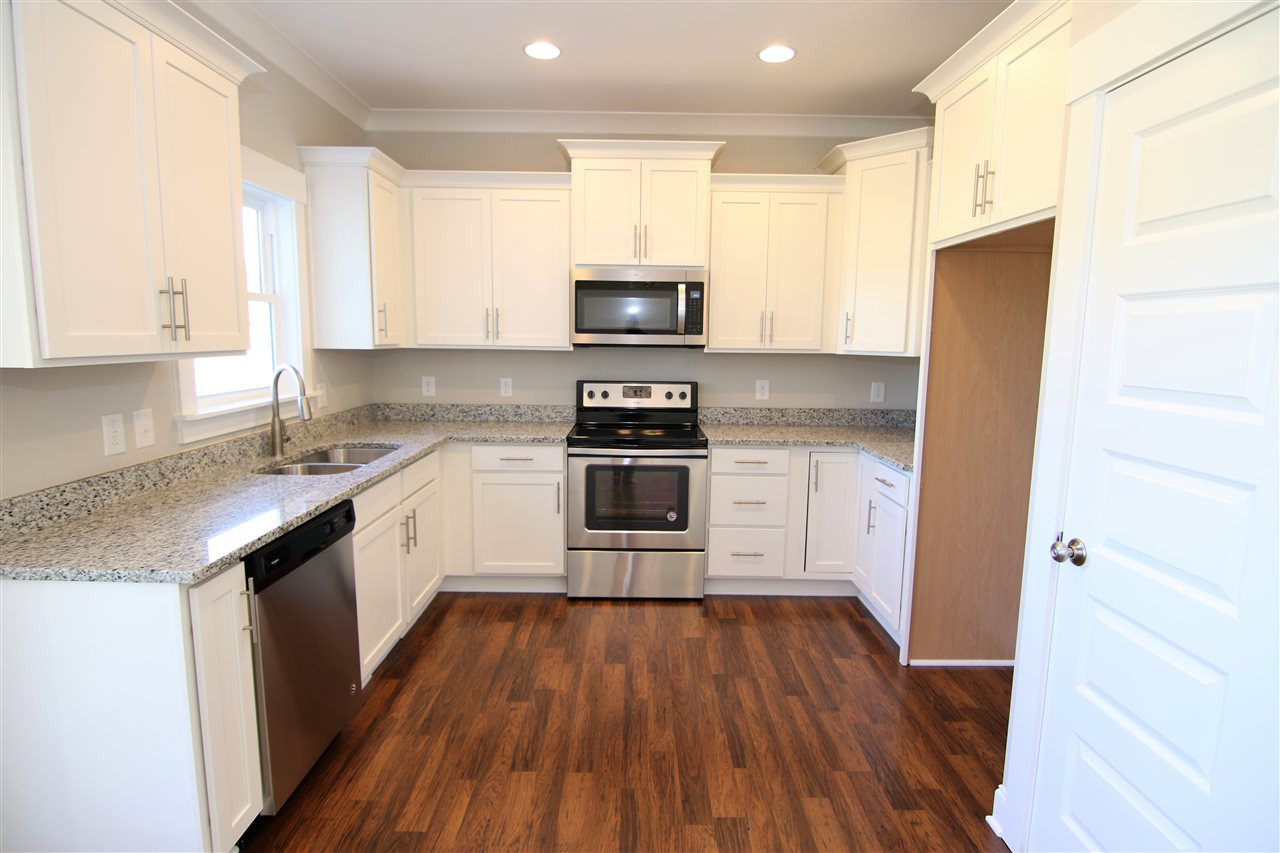 1394 River Run Road Selma, NC 27576 - Photo 6 of 25 Kitchen