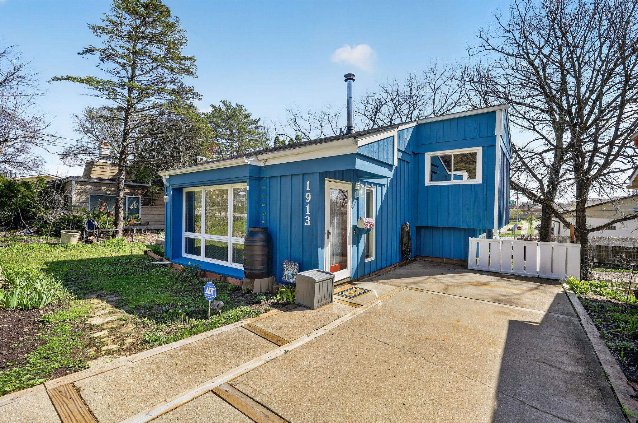 1913 Reetz Road Madison, WI 53711 - Photo 3 of 59