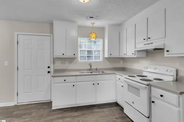 $349,900 | 208 Sunnyside Drive, Greer, SC 29651