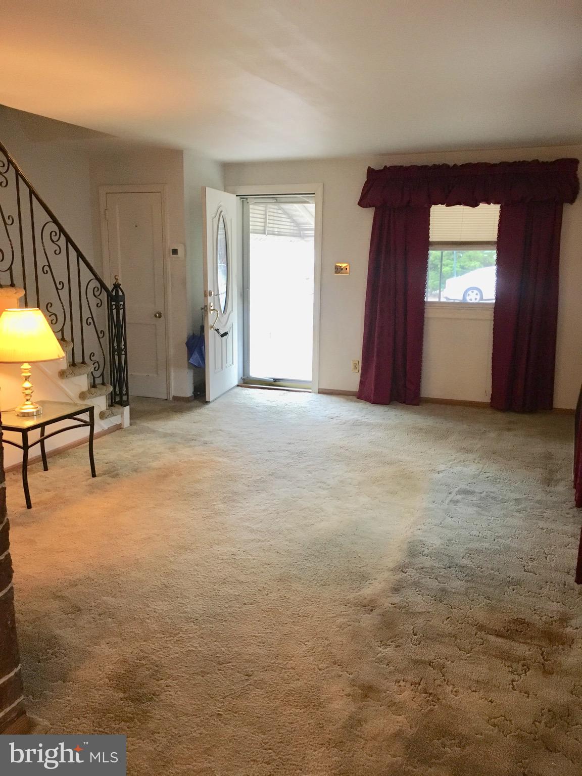 711 Bennington Road Folcroft, PA 19032 - Photo 2 of 13 Living Room