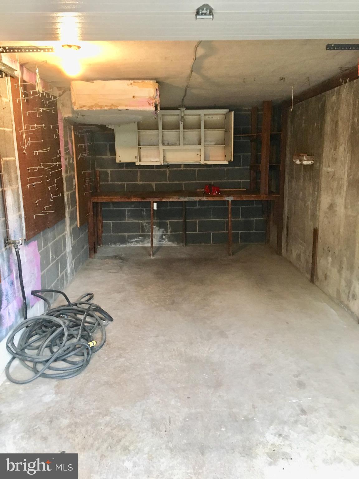 711 Bennington Road Folcroft, PA 19032 - Photo 11 of 13 Garage