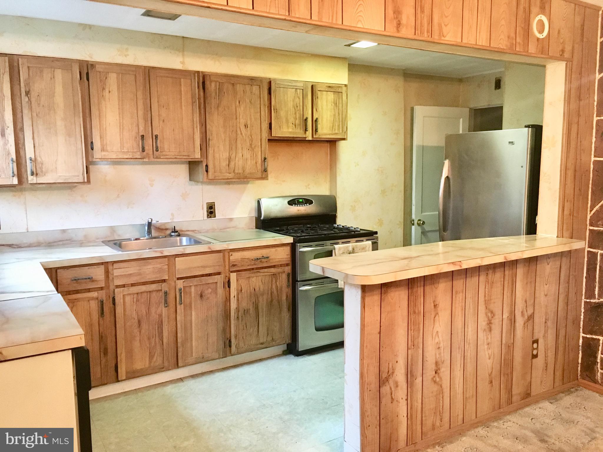 711 Bennington Road Folcroft, PA 19032 - Photo 3 of 13 Kitchen