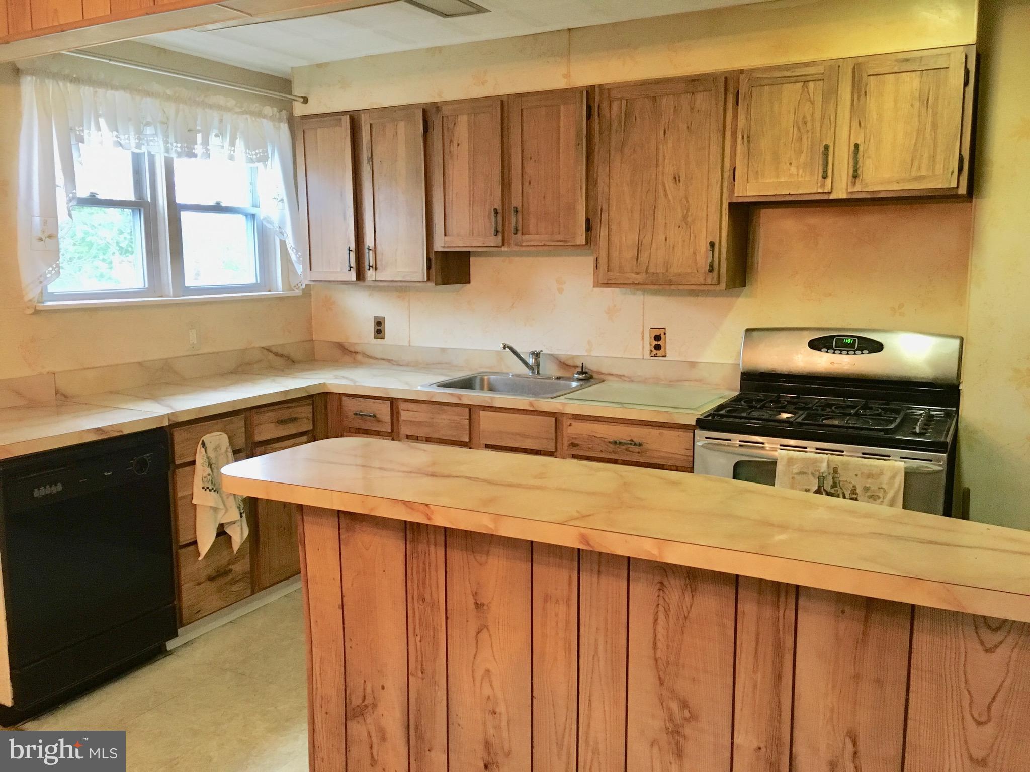 711 Bennington Road Folcroft, PA 19032 - Photo 4 of 13 Kitchen