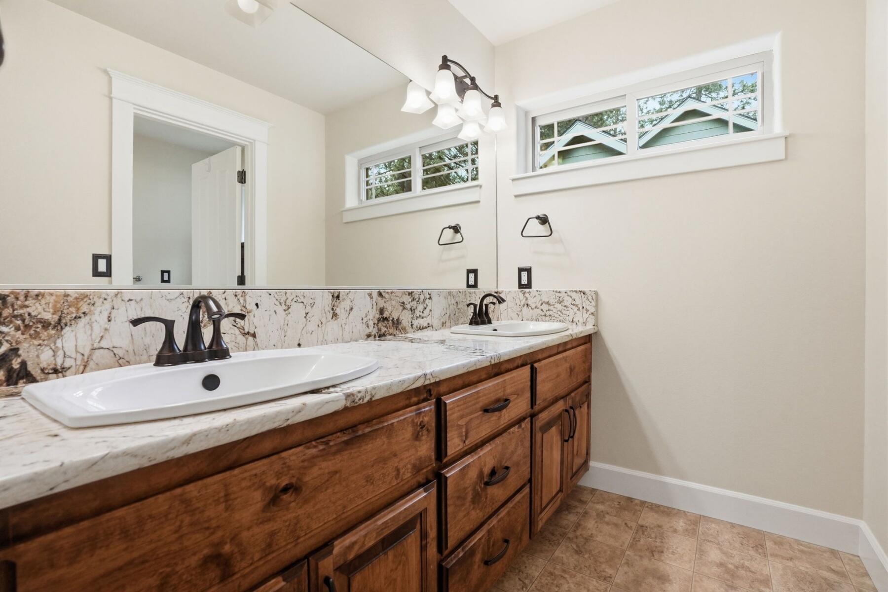 1098 Northwest Stannium Road Bend, OR 97703 - Photo 24 of 45
