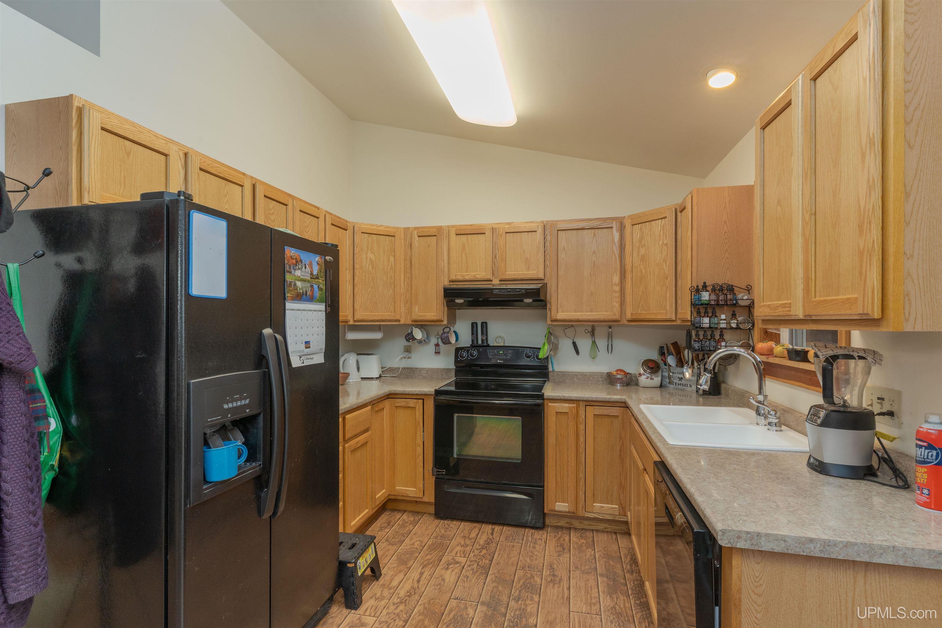 511 3rd Street Alpha, MI 49902 - Photo 6 of 35