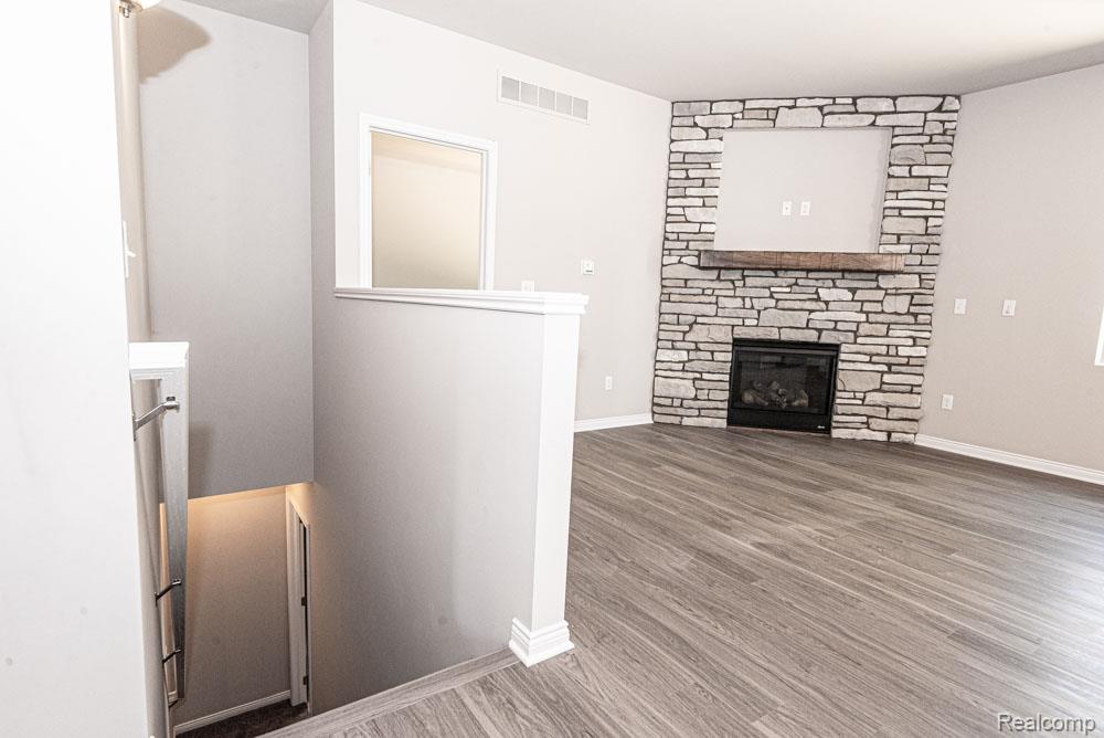 1 Oak ( Ranch) Street Grand Blanc, MI 48439 - Photo 10 of 21 Stairs.jpg
