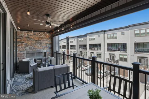 $688,000 | 12887 Sunrise Ridge Alley, Herndon, VA 20171