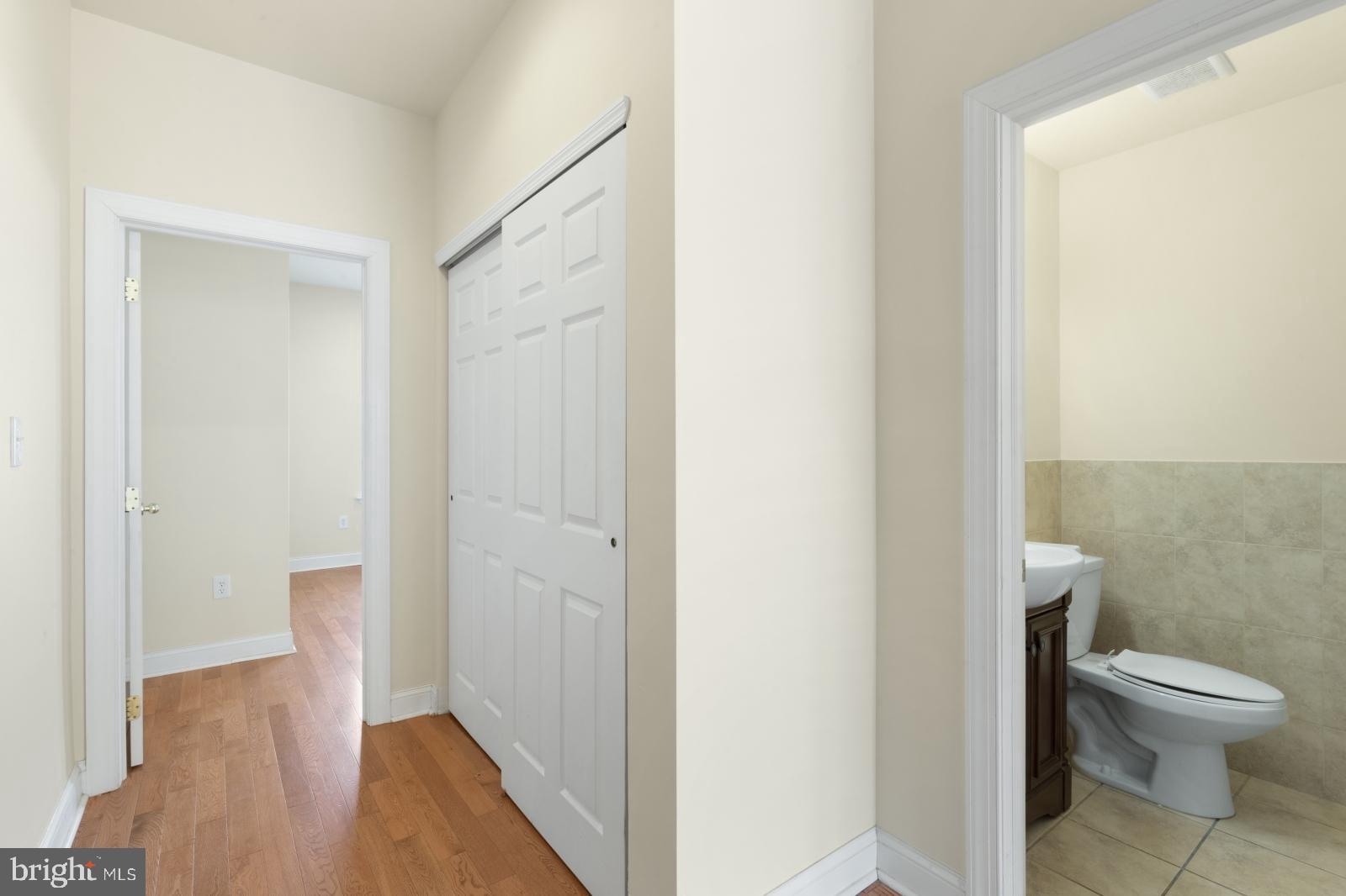 2005 Carpenter Street, Unit A Philadelphia, PA 19146 - Photo 12 of 36