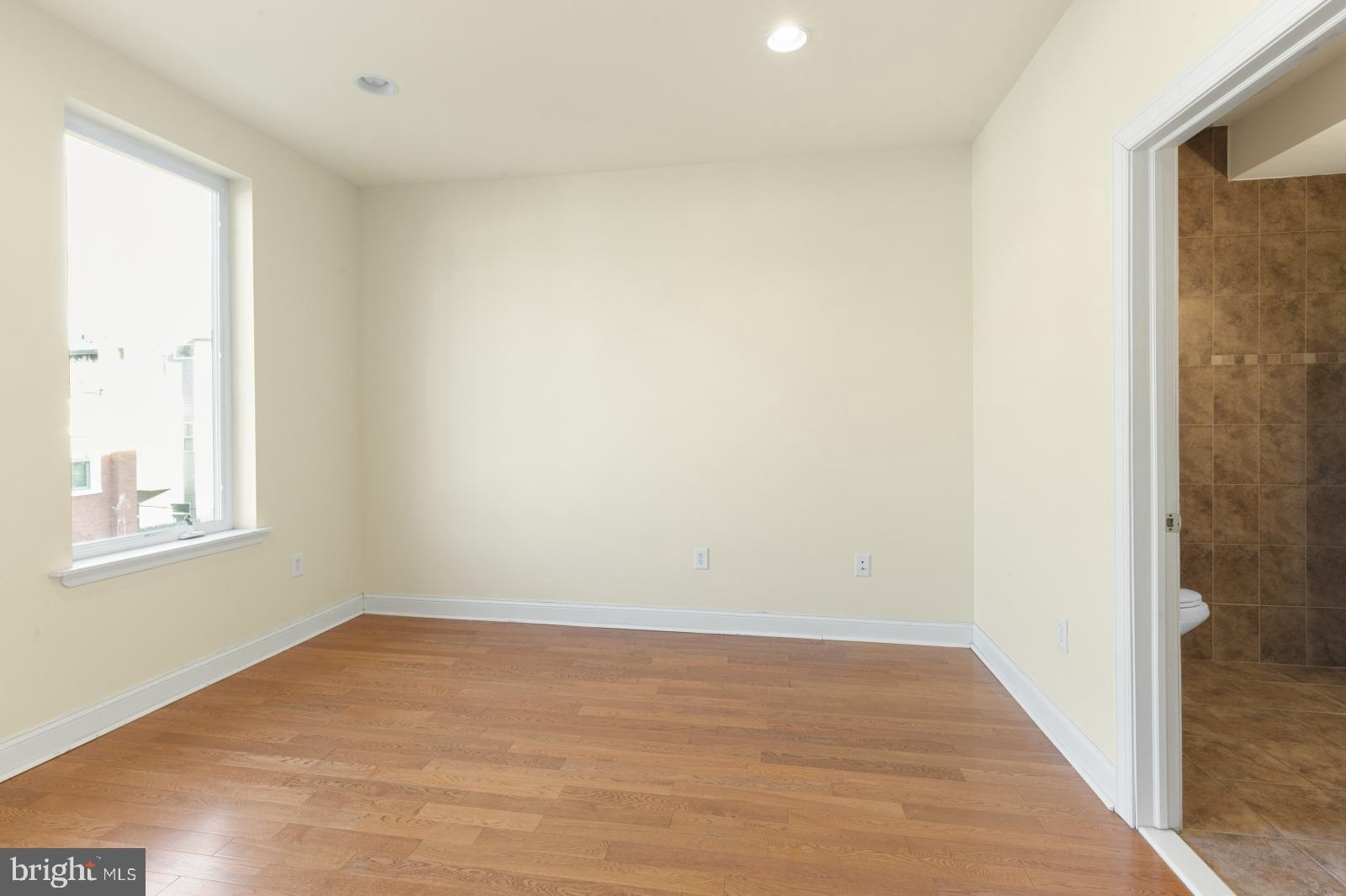 2005 Carpenter Street, Unit A Philadelphia, PA 19146 - Photo 13 of 36