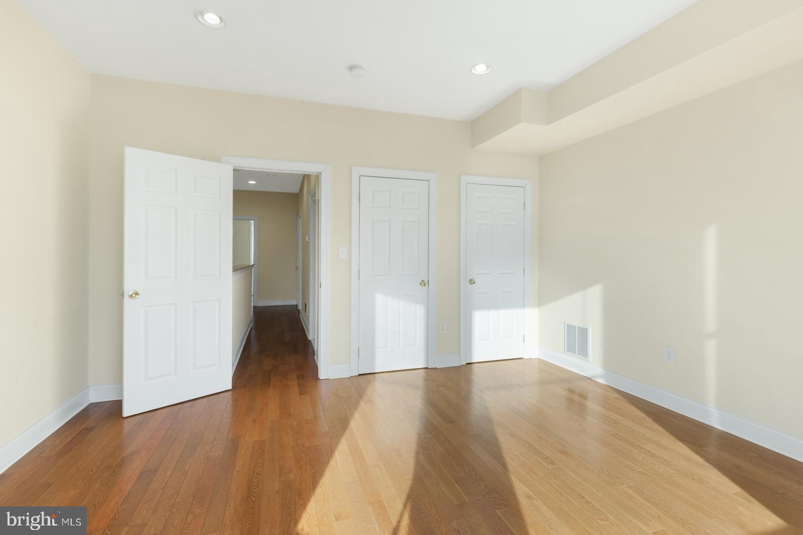 2005 Carpenter Street, Unit A Philadelphia, PA 19146 - Photo 23 of 36