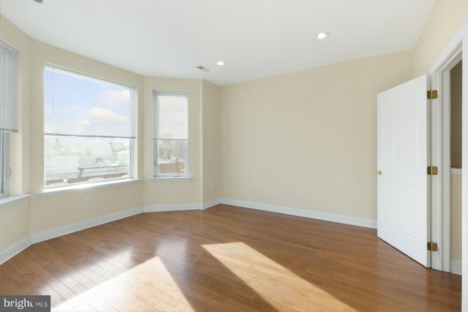 2005 Carpenter Street, Unit A Philadelphia, PA 19146 - Photo 24 of 36