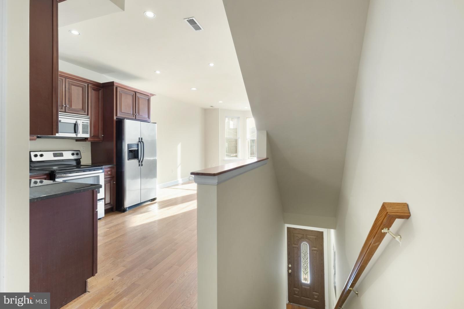 2005 Carpenter Street, Unit A Philadelphia, PA 19146 - Photo 3 of 36