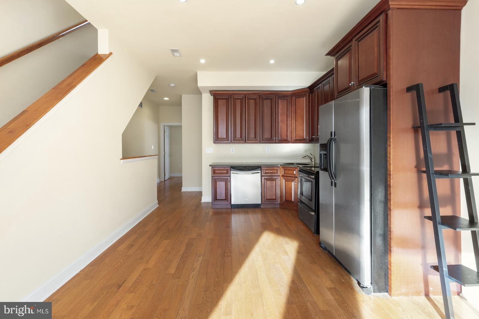 2005 Carpenter Street, Unit A Philadelphia, PA 19146 - Photo 6 of 36